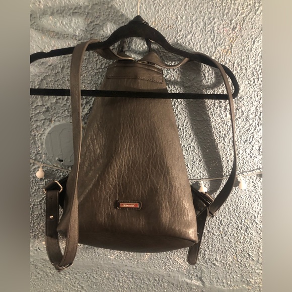 Dream Control Triangular backpack, faux leather, slate grey - Picture 5 of 9